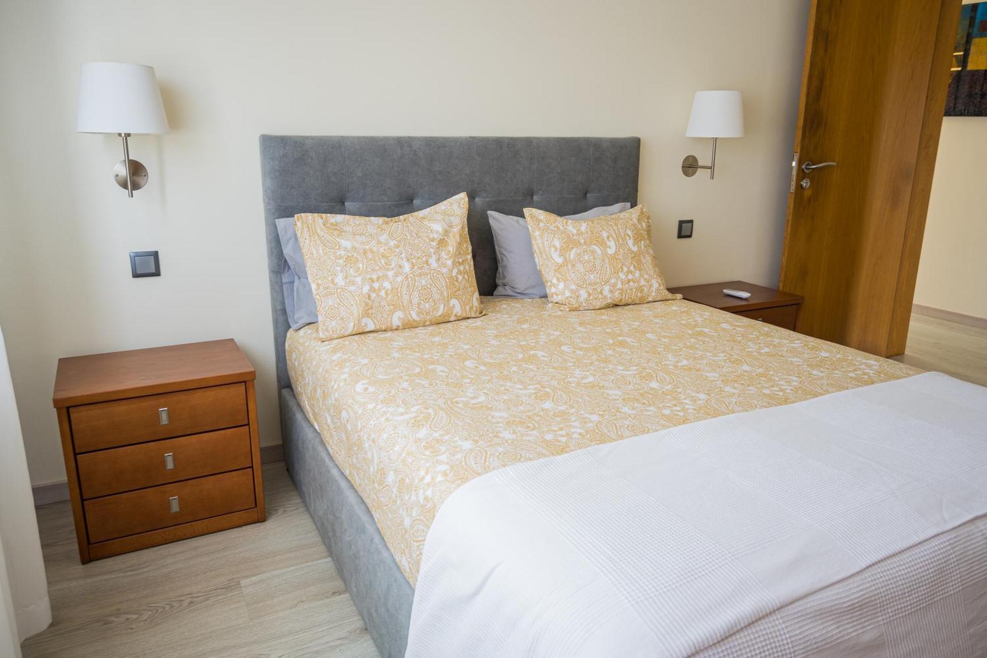 Cabo Da Vila Guesthouse ฮิเบย์รา กรันเจ ภายนอก รูปภาพ